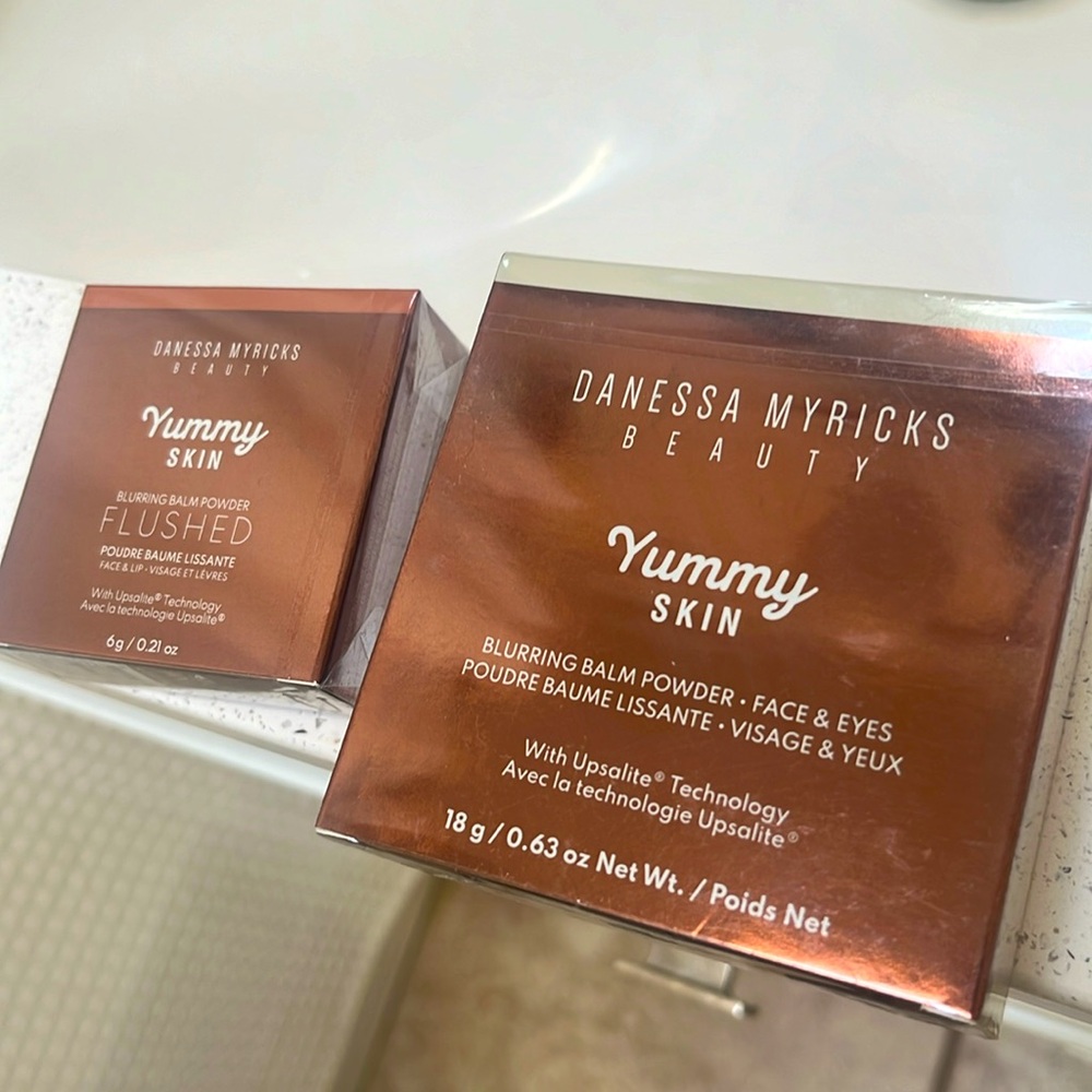 Still wrapped in plastic! Blurring Balm Powder duo